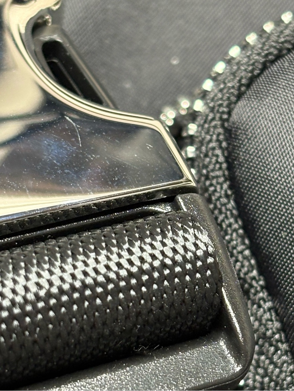 Lululemon Wunderlust Multi-Pocket Crossbody Bag 3L - Picture 3 of 7